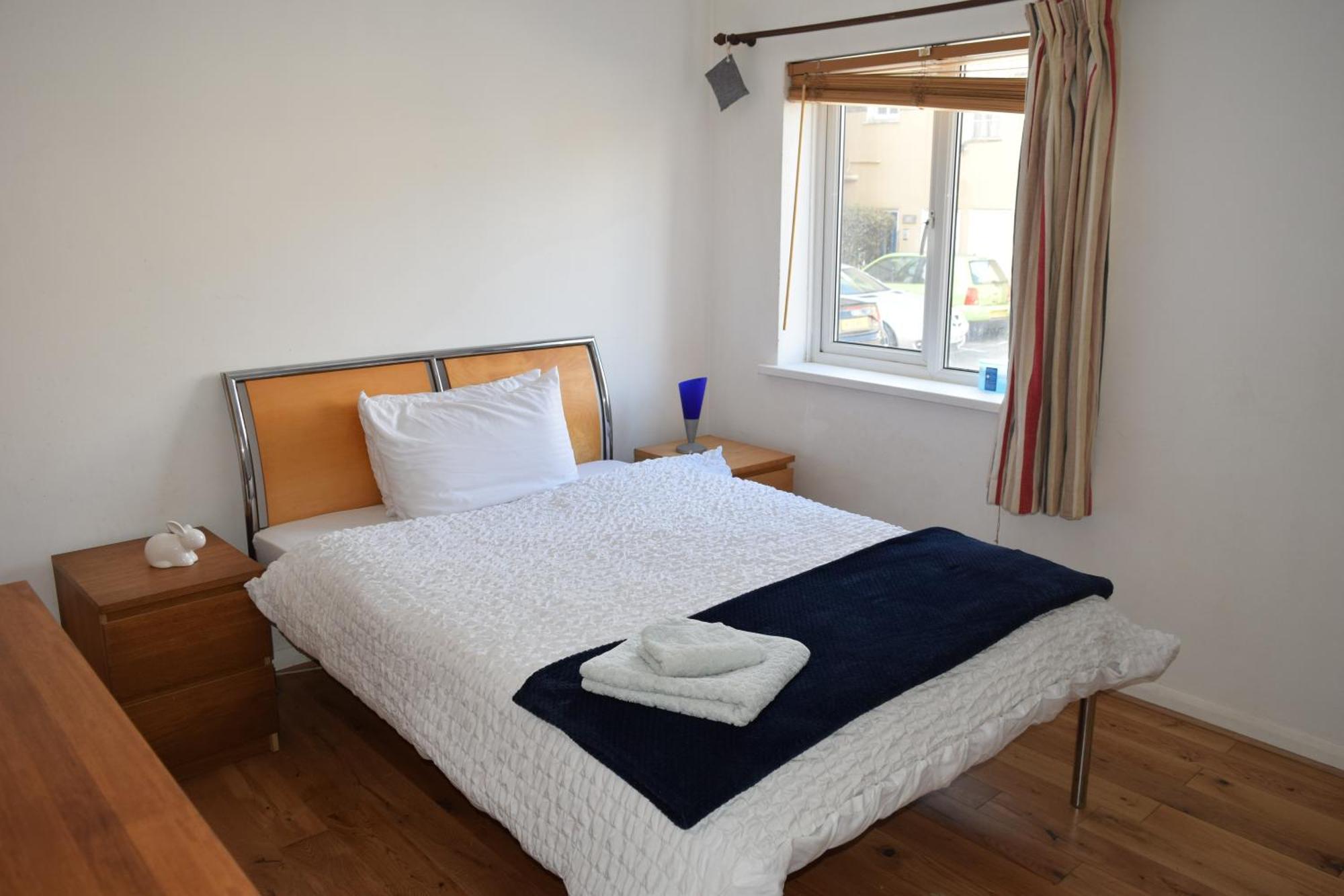 London Stratford - Spacious 2 Bed Flat With Secured Parking & Private Garden Εξωτερικό φωτογραφία