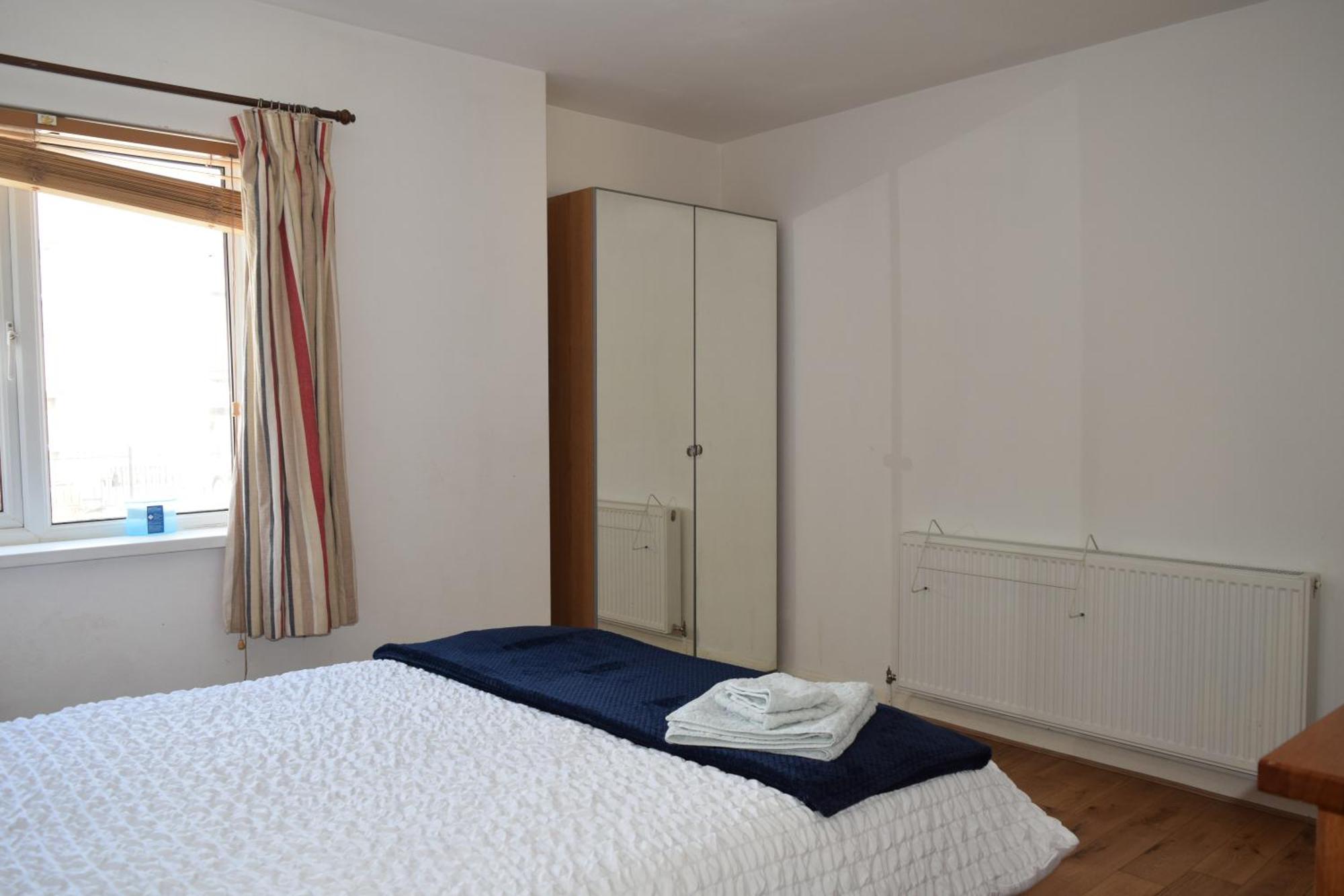 London Stratford - Spacious 2 Bed Flat With Secured Parking & Private Garden Εξωτερικό φωτογραφία