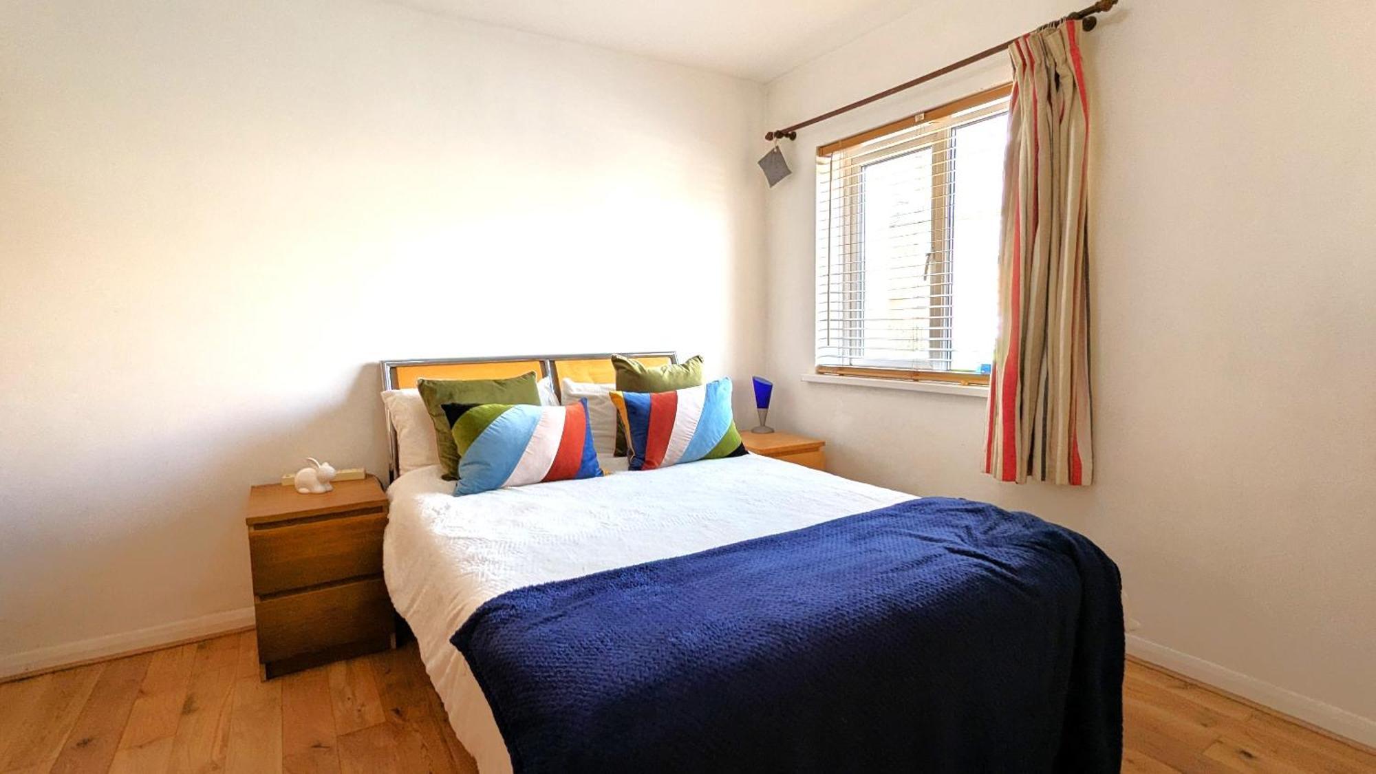 London Stratford - Spacious 2 Bed Flat With Secured Parking & Private Garden Εξωτερικό φωτογραφία