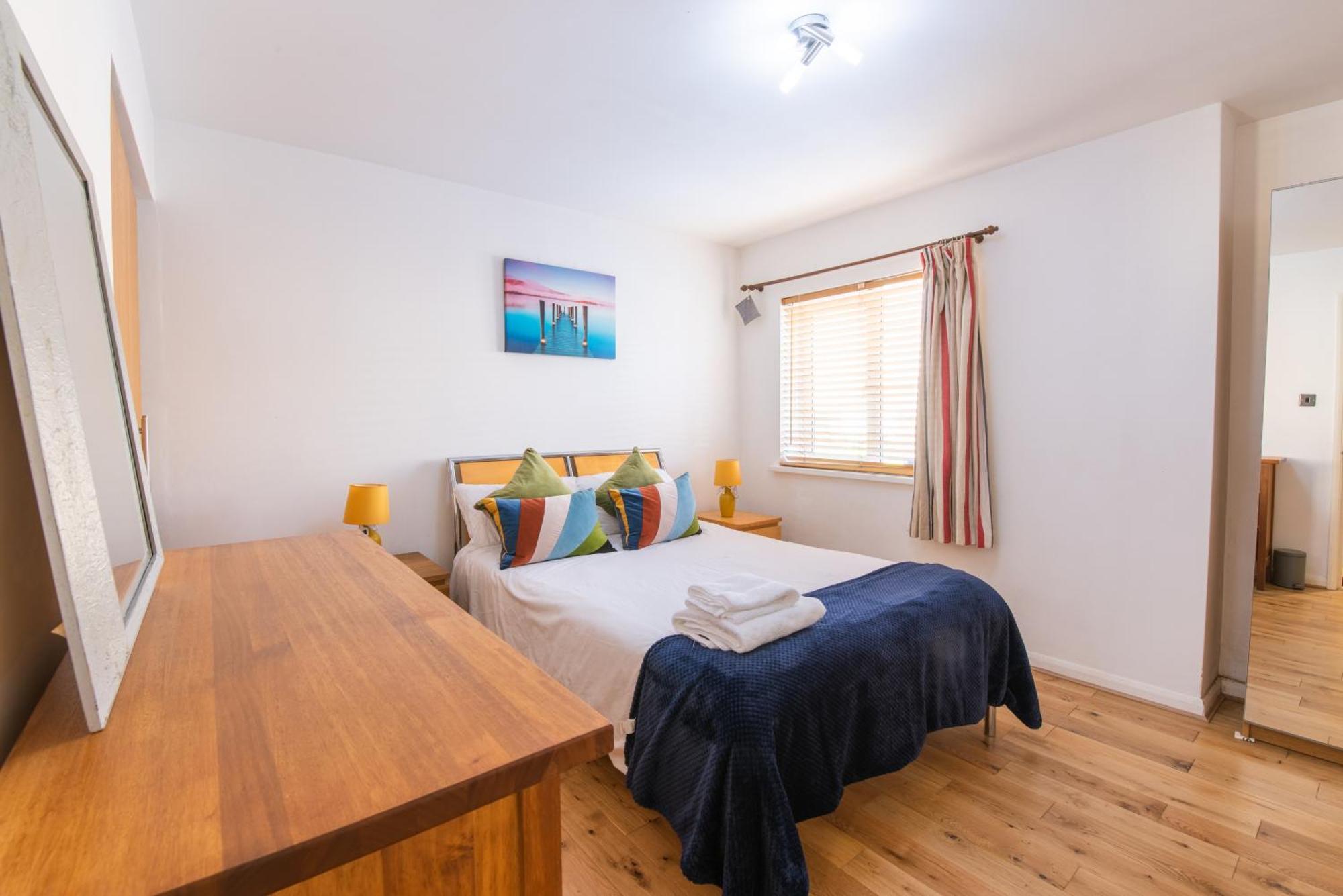 London Stratford - Spacious 2 Bed Flat With Secured Parking & Private Garden Εξωτερικό φωτογραφία
