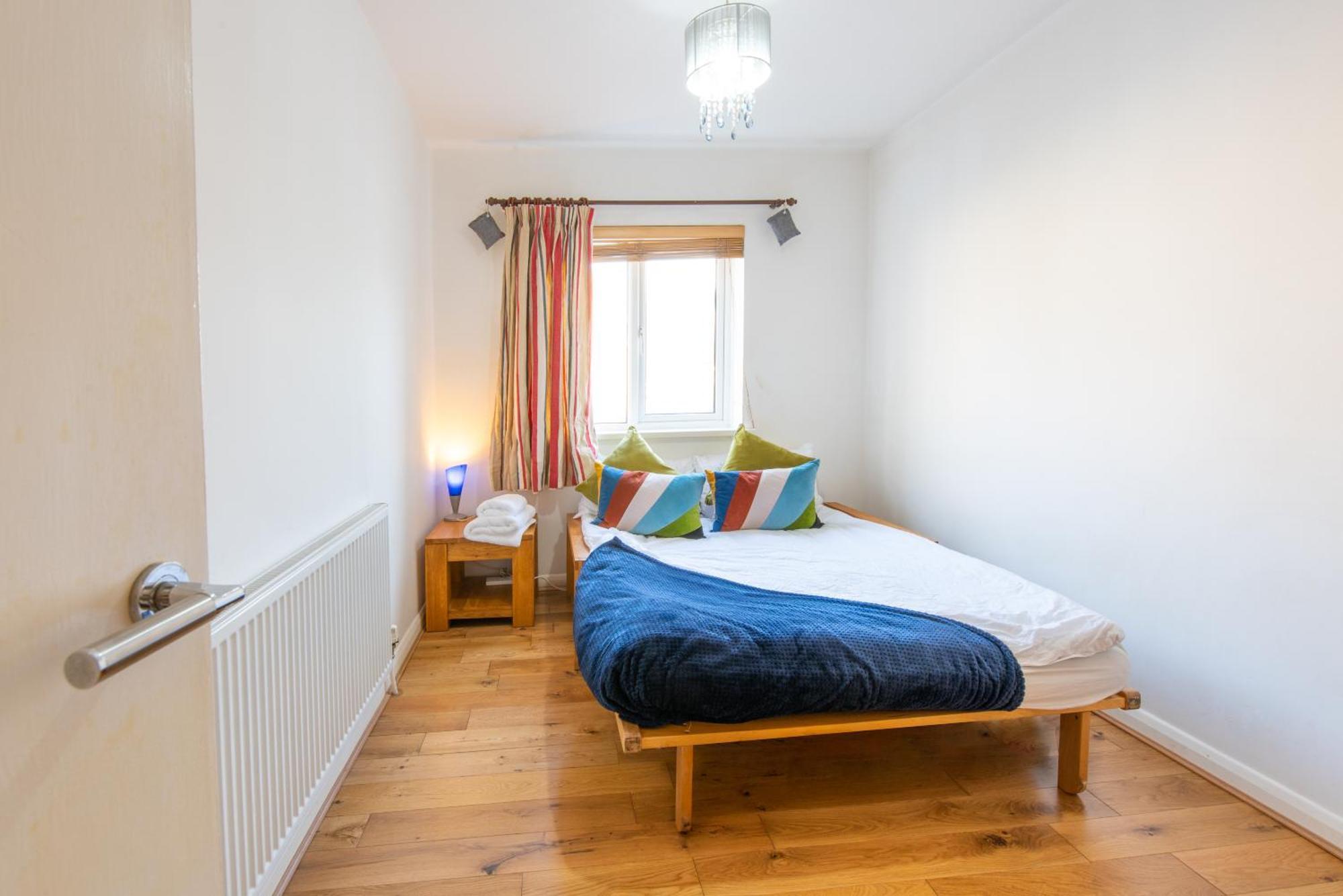 London Stratford - Spacious 2 Bed Flat With Secured Parking & Private Garden Εξωτερικό φωτογραφία